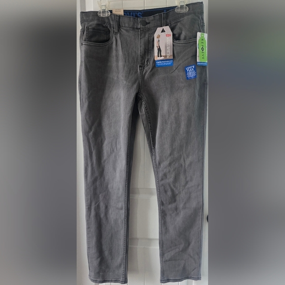 NWT Boys 20 Levi's Slim Taper Stretch Jeans - Picture 1 of 8